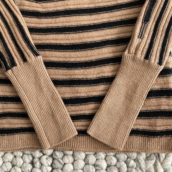 Trina Turk Womens 100% Merino Wool Striped Sweater with Shoulder Button Detail - Picture 6 of 7